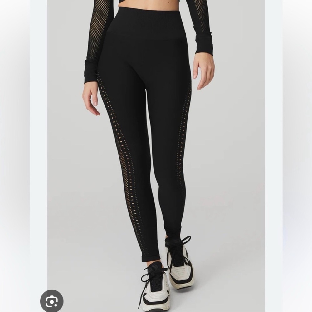ALO Yoga Black Seamless High Waist Open Air Leggings 7/8 with Cut Out Detail